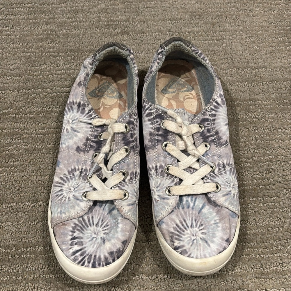 Roxy slip on shoes
